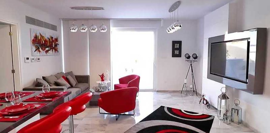 2 bedrooms Apartment in Larnaca, Cyprus No. 34217