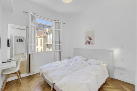 3 dormitorios Apartment en Cannes, France No. 68030 9