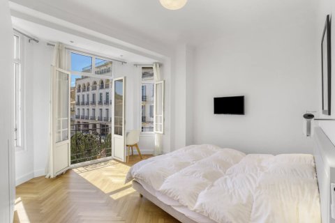 3 dormitorios Apartment en Cannes, France No. 68030 11