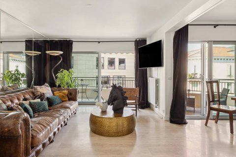 3 dormitorios Apartment en Cannes, France No. 68041 1