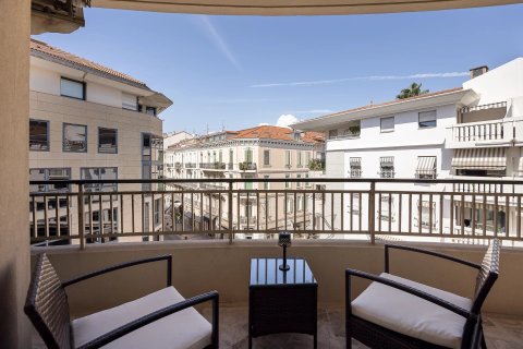 3 dormitorios Apartment en Cannes, France No. 68041 12