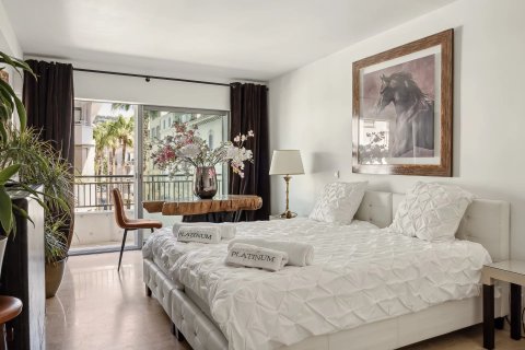 3 dormitorios Apartment en Cannes, France No. 68041 5