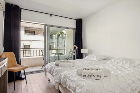 3 dormitorios Apartment en Cannes, France No. 68041 9