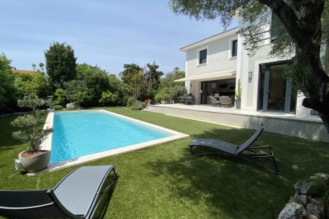 5 dormitorios Villa en Cannes, France No. 68026 2