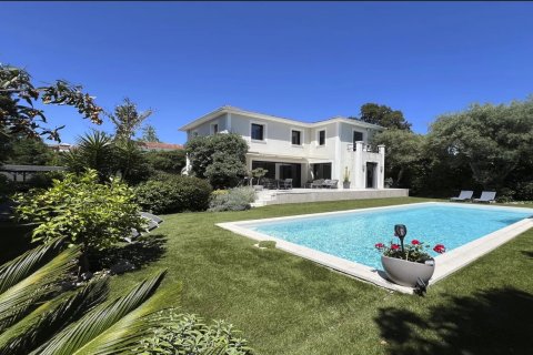 5 dormitorios Villa en Cannes, France No. 68026 1