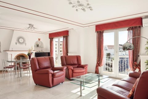 3 dormitorios Apartment en Cannes, France No. 68040 3