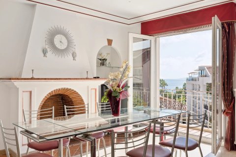 3 dormitorios Apartment en Cannes, France No. 68040 4