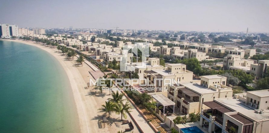 3 bedrooms Townhouse in Mina Al Arab, UAE No. 7013