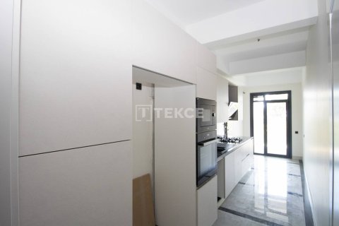 3+1 Apartment in Istanbul, Turkey No. 11283 11