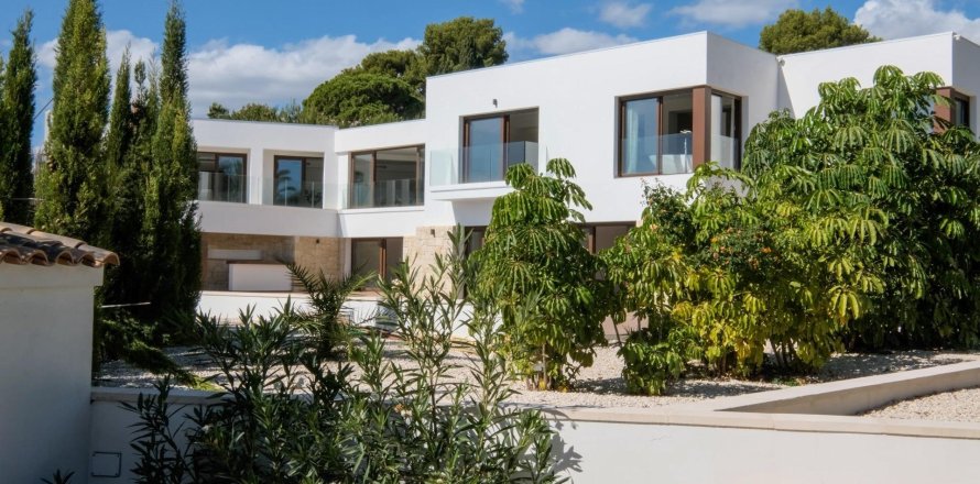 4 bedrooms Villa in Altea, Spain No. 26811