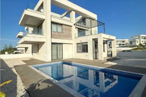 3 bedrooms Villa in Famagusta, Cyprus No. 62994 1