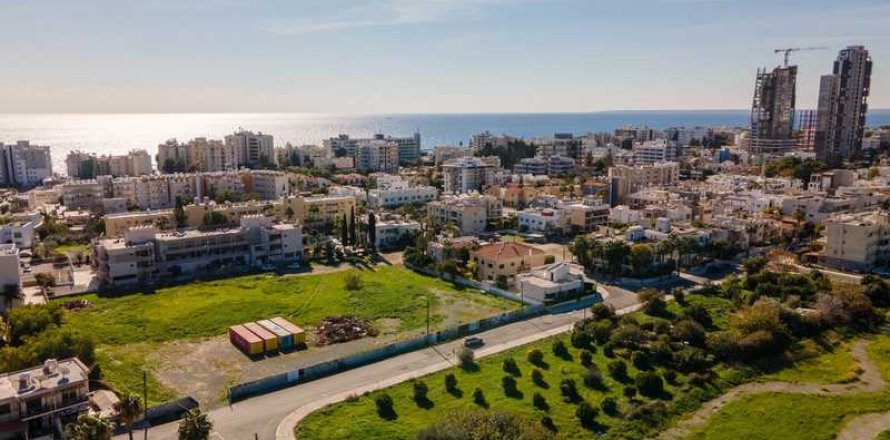 1740m² Land en Germasogeia, Cyprus No. 75890