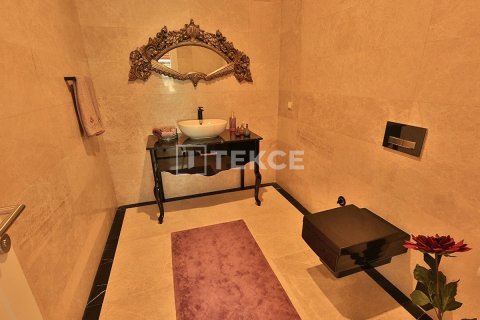 5+1 Villa en Bueyuekcekmece, Turkey No. 21859 19