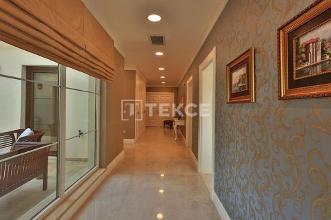 5+1 Villa en Bueyuekcekmece, Turkey No. 21859 20