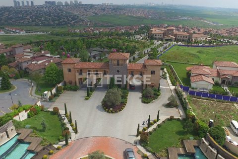 5+1 Villa à Bueyuekcekmece, Turkey No. 21859 3