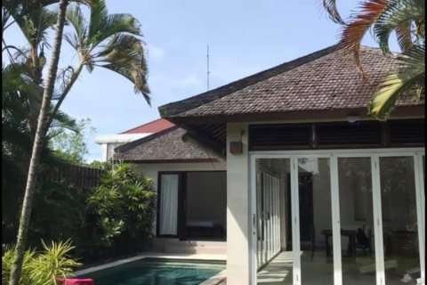 2 bedrooms Villa in Kerobokan, Indonesia No. 23429 1