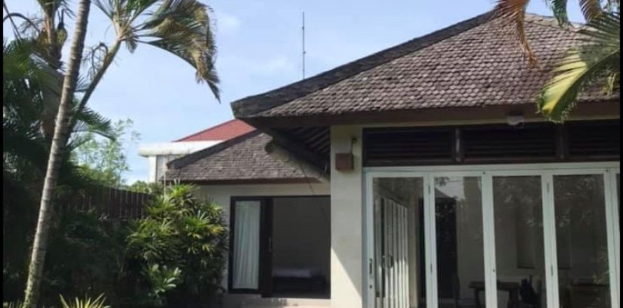 2 bedrooms Villa in Kerobokan, Indonesia No. 23429