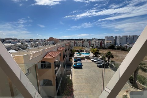 3 dormitorios Apartment en Paphos, Cyprus No. 37858 1