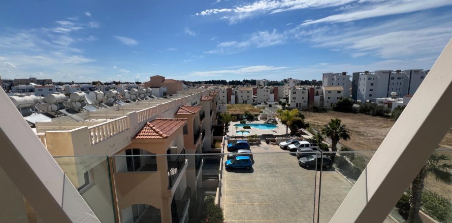 3 dormitorios Apartment en Paphos, Cyprus No. 37858