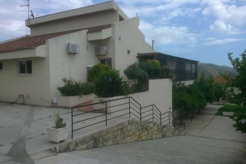 8 dormitorios House en Alassa, Cyprus No. 39646 2