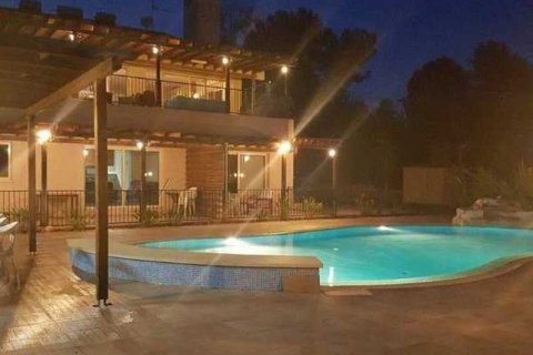 8 dormitorios House en Alassa, Cyprus No. 39646 8