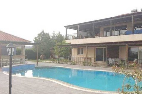 8 dormitorios House en Alassa, Cyprus No. 39646 1