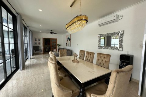 4 bedrooms Villa in Ungasan, Indonesia No. 23059 2