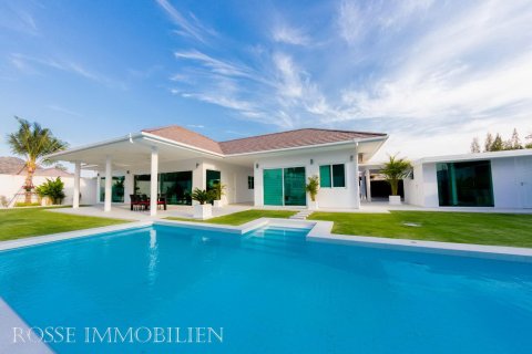 3 dormitorios Villa en Hua Hin, Thailand No. 994 1