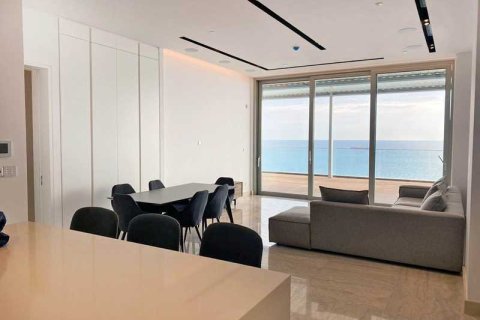 3 dormitorios Penthouse en Limassol, Cyprus No. 76046 1