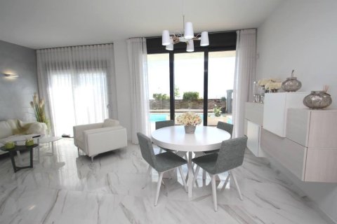 160m² Villa en Campoamor, Spain No. 27671 5