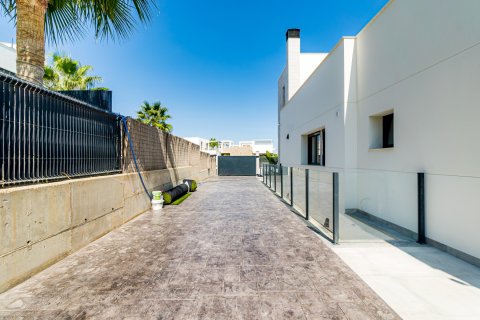 5 bedrooms Villa in Alicante, Spain No. 27762 3