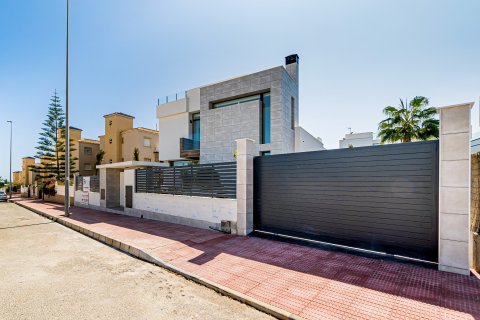 5 bedrooms Villa in Alicante, Spain No. 27762 6