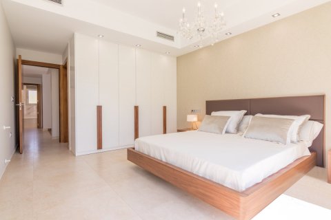 5 bedrooms Villa in Alicante, Spain No. 27761 7