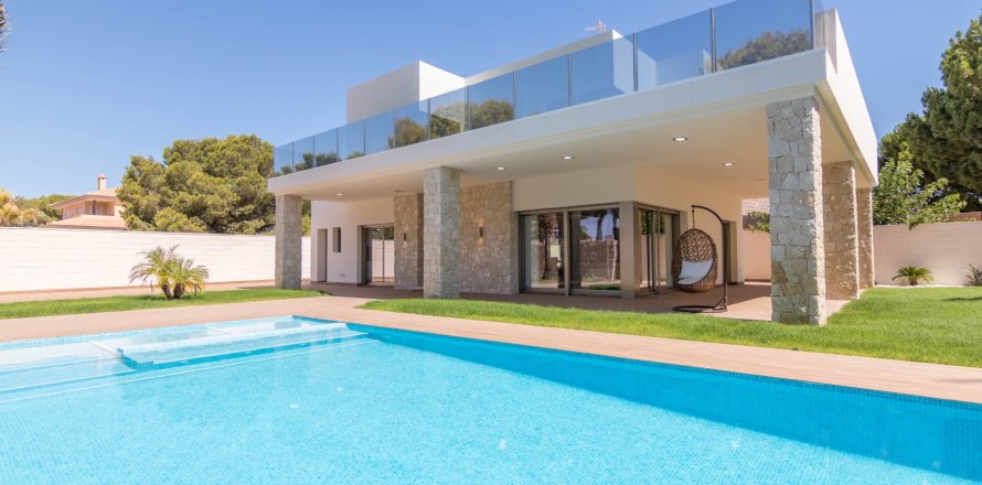 5 bedrooms Villa in Alicante, Spain No. 27761