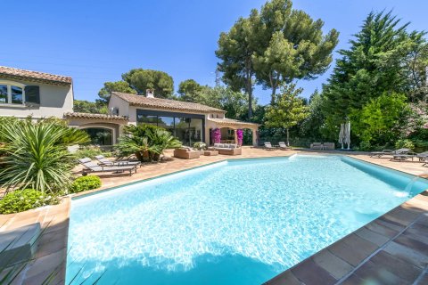 5 bedrooms Villa in Mougins, France No. 69128 2