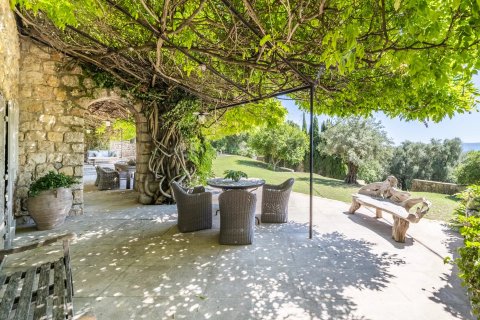 5 chambres Villa à Châteauneuf-Grasse, France No. 69054 4