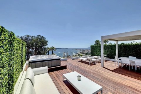 3 dormitorios Apartment en Cannes, France No. 69129 2