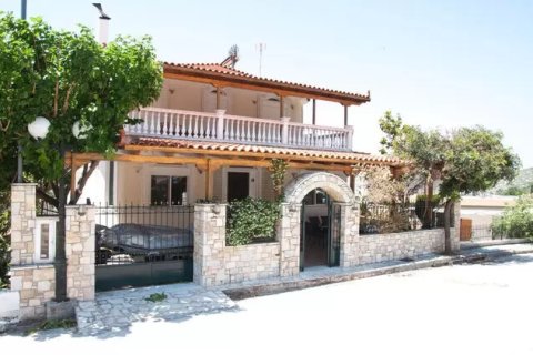 5 bedrooms House in Loutraki, Greece No. 55323 1