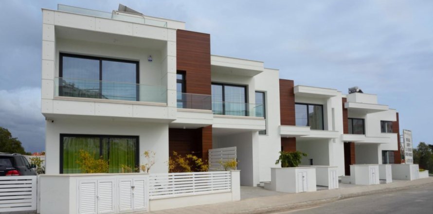 4 dormitorios Townhouse en Limassol, Cyprus No. 50770