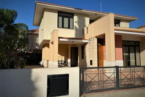 4 bedrooms Villa in Pyla, Cyprus No. 31495 10