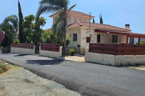 3 bedrooms Villa in Monagroulli, Cyprus No. 63442 9