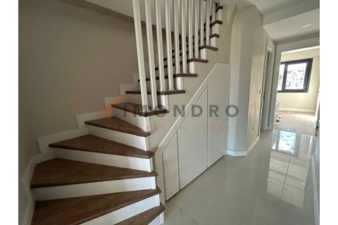 3+1 Apartment in Fatih, Turkey No. 21387 8