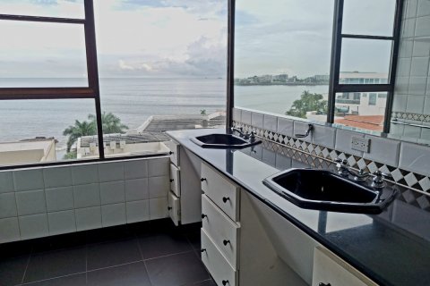 3 dormitorios Apartment en Panamá, Panama No. 70605 3