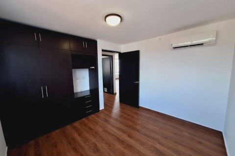 2 dormitorios Apartment en Panamá, Panama No. 70607 20