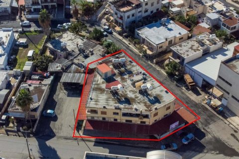 736m² Commercial property en Larnaca, Cyprus No. 48109 1