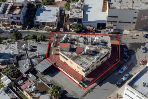 736m² Commercial property en Larnaca, Cyprus No. 48109 3