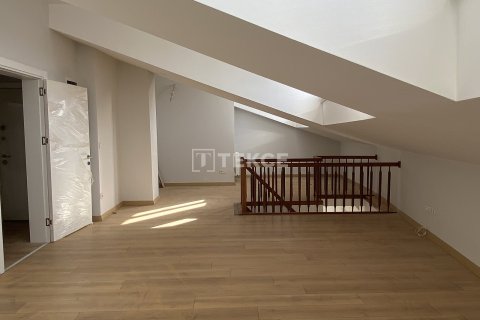 2+1 Penthouse en Istanbul, Turkey No. 17599 4