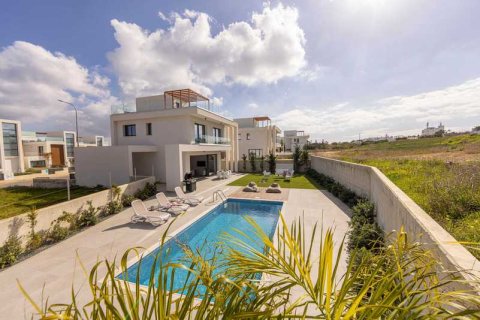 3 bedrooms Villa in Pernera, Cyprus No. 42565 9