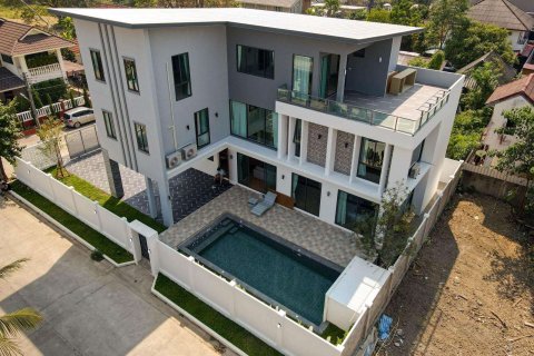 6 bedrooms House in Chiang Mai, Thailand No. 2530 1