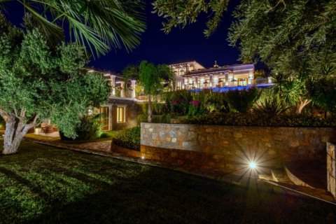 6 bedrooms Villa in Chania, Greece No. 48131 2